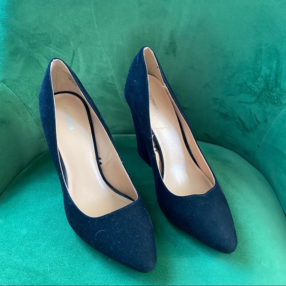 Black heels - Picture 2 of 4